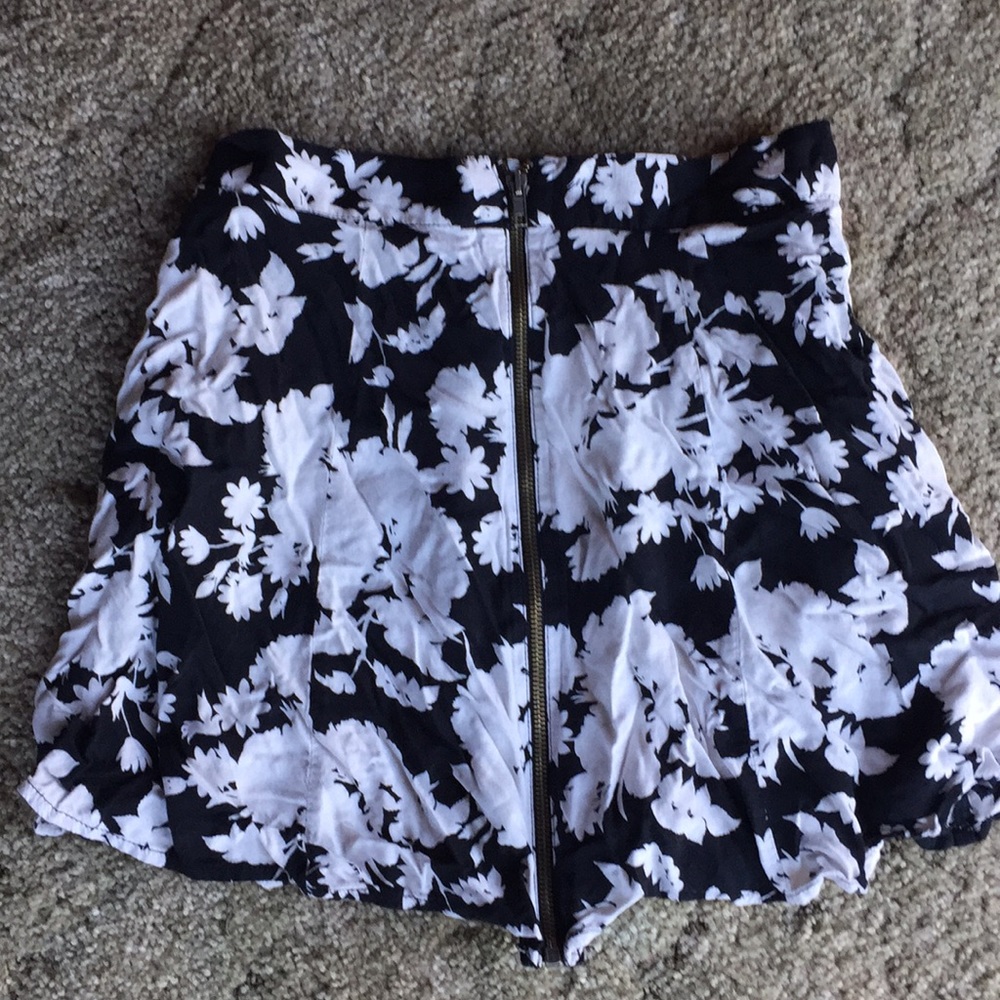 White flower skirt